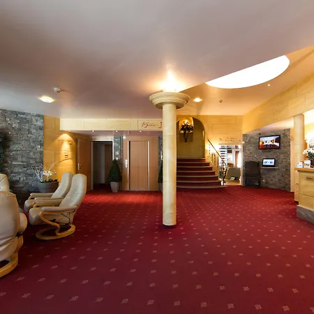 Turmhotel Victoria ホテル