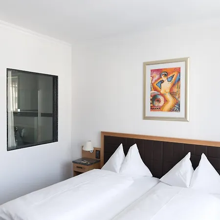 Hotell Turmhotel Victoria 4*