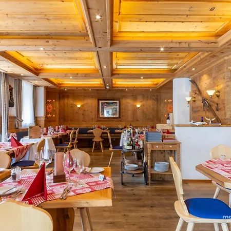 Turmhotel Victoria Hotell 4*