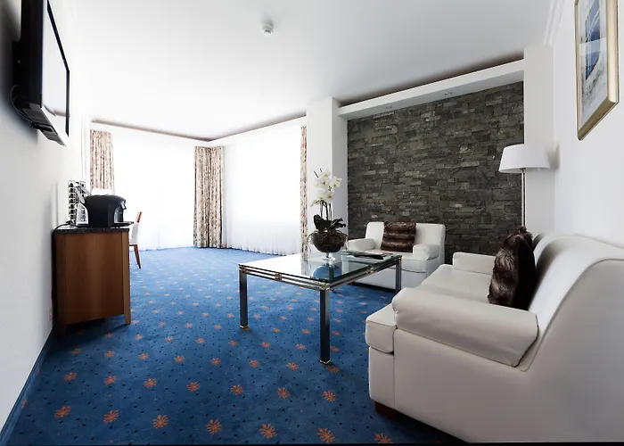 מלון Turmhotel Victoria 4*